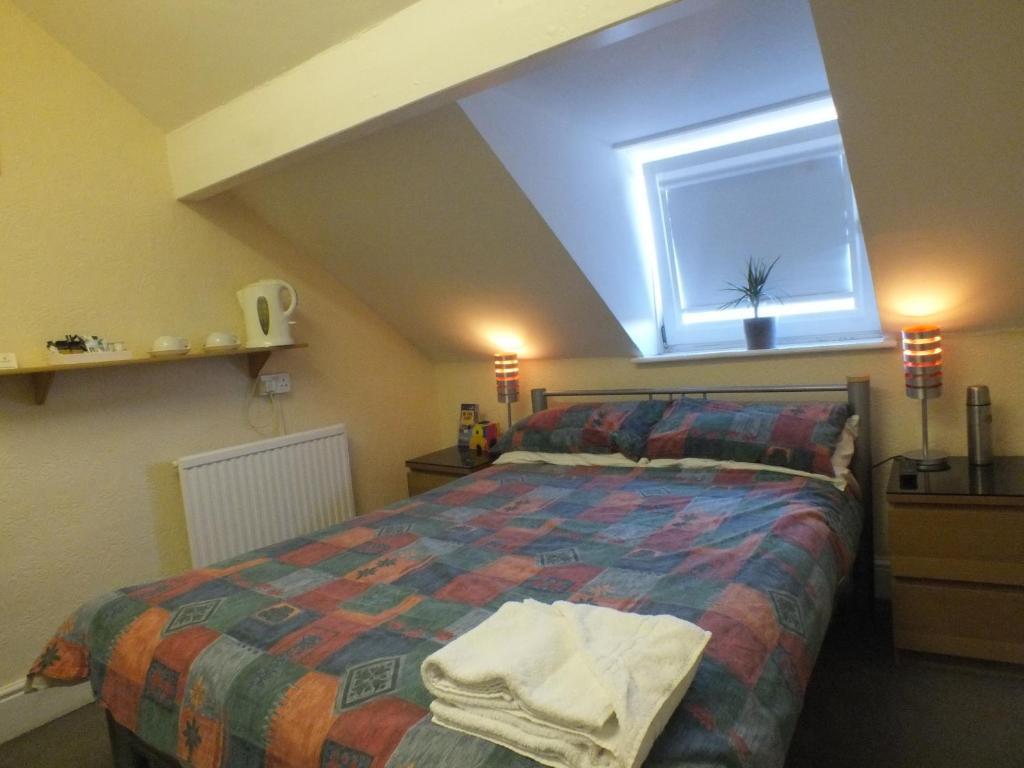 Leonardos Guest House Swansea Room photo